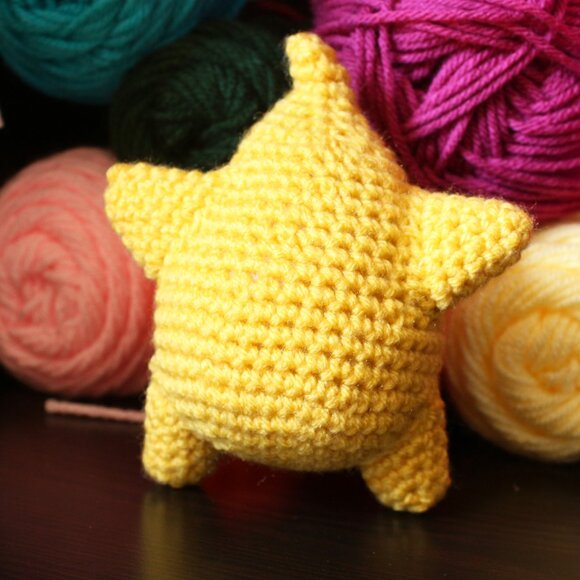 Luma - Super Mario Galaxy Inspired Crochet Luma Star - Picture 4 of 7